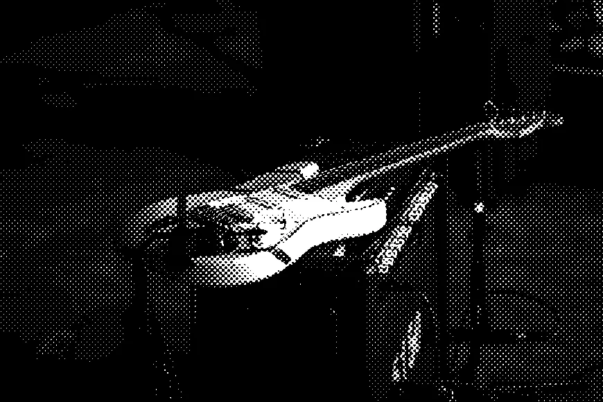 Halftone guitar image
